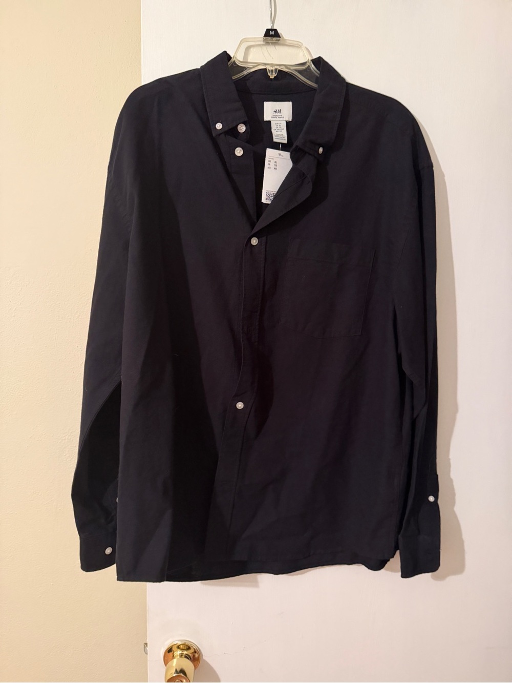 H&M Men's Black Long-Sleeve Button-Down Shirt